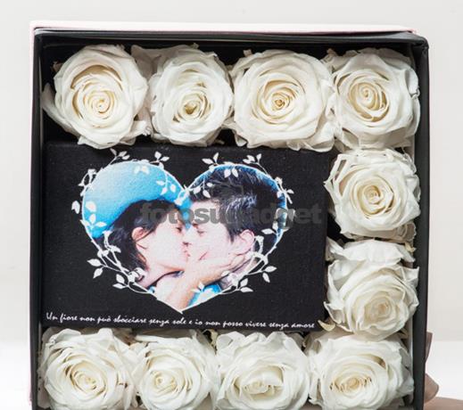 flower box con rose stabilizzate e foto su tela